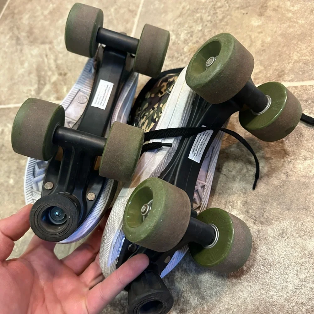 Camo High-Top Roller Skates - Picture 3 of 4